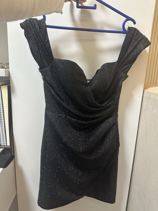 Продается вечернее,черное,короткое платье