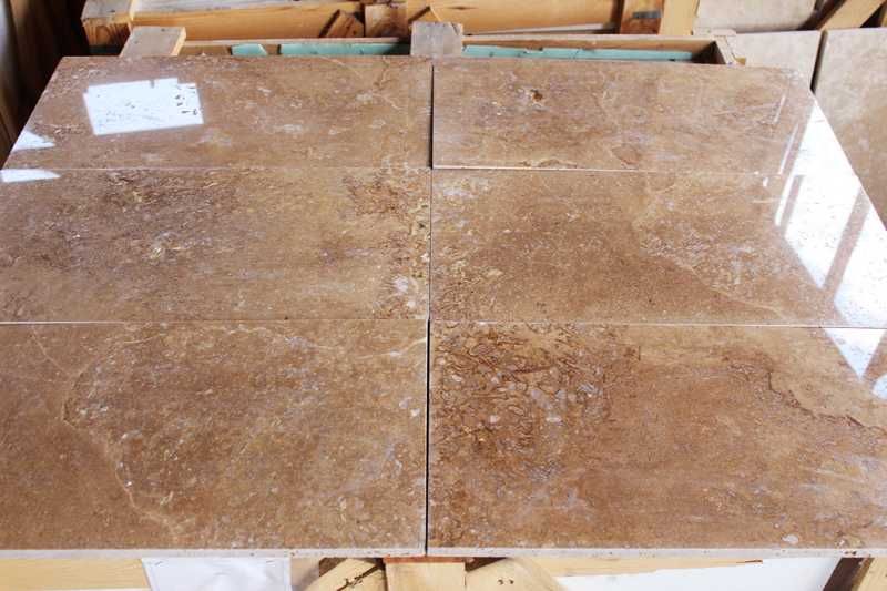 Лак-гидрофобизатор для травертина, придает блеск, устраняет деффекты.