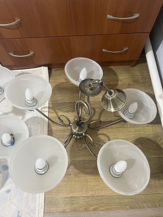 Люстра пятирожкованные