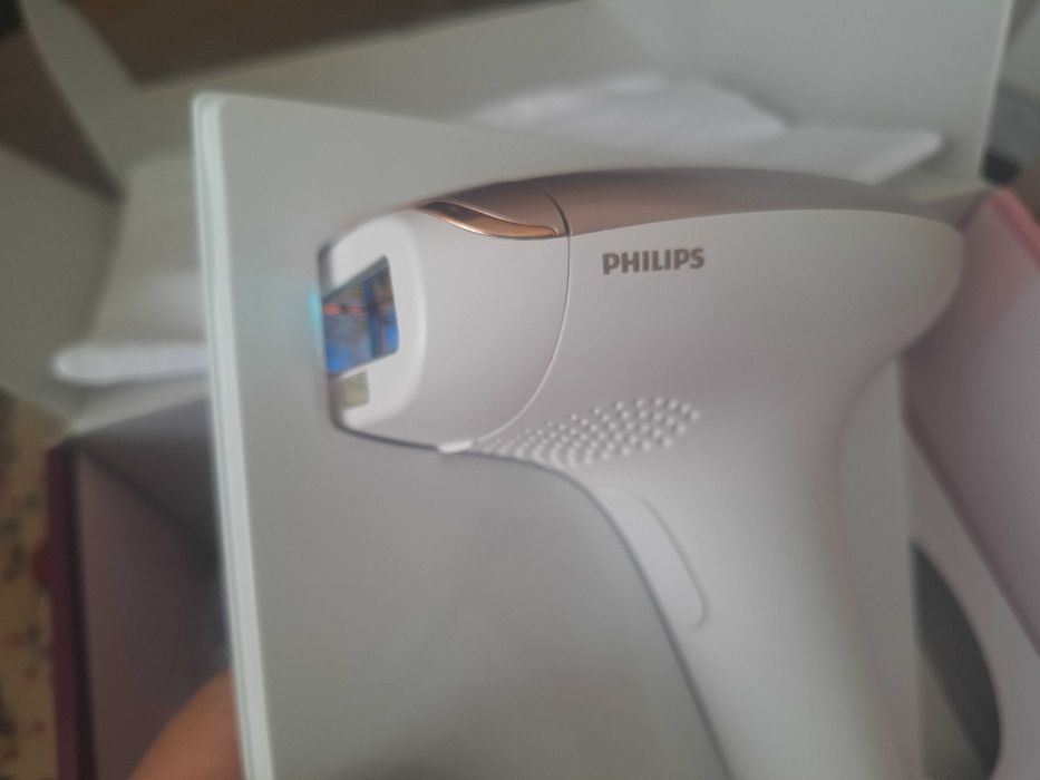 Фотоепилатор Philips Lumea BRI922/00 като нов