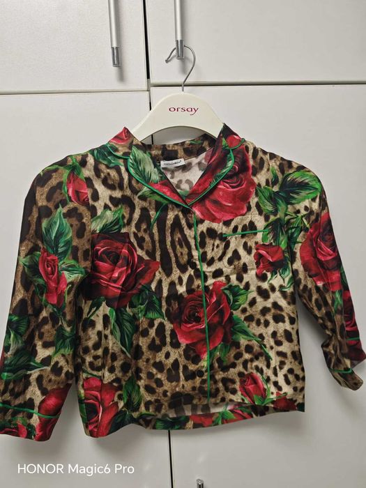 Vand camasa fetite D&G , matase naturala , produs original.