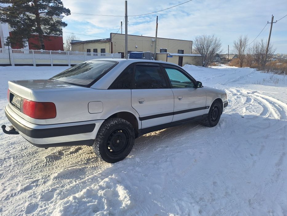 Автомобиль AUDI C 4