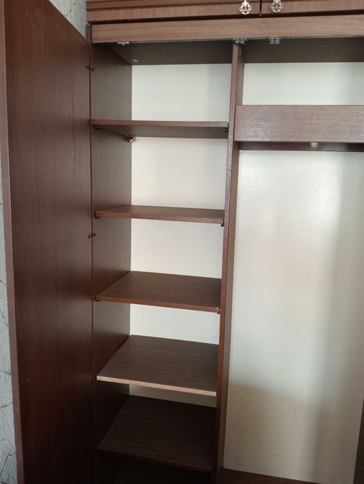 Шкаф и кровать отдам даром