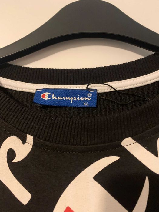 Bluza Champion marime (XL) merge si pt L