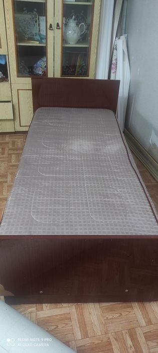 2 кровати с матрацами