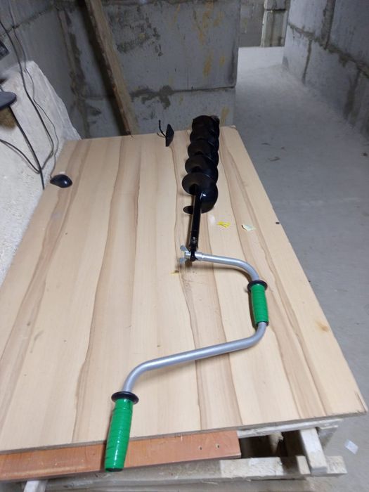 Продам ледобур тонар.