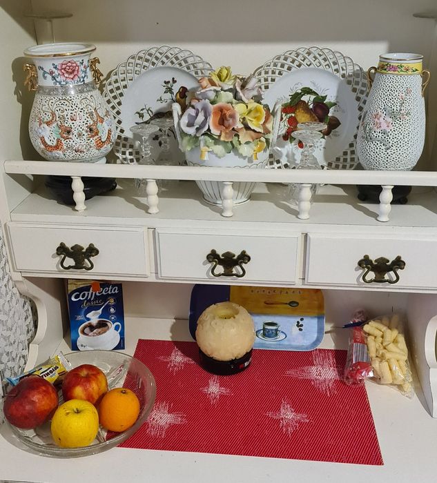 Vase brodate de colectie