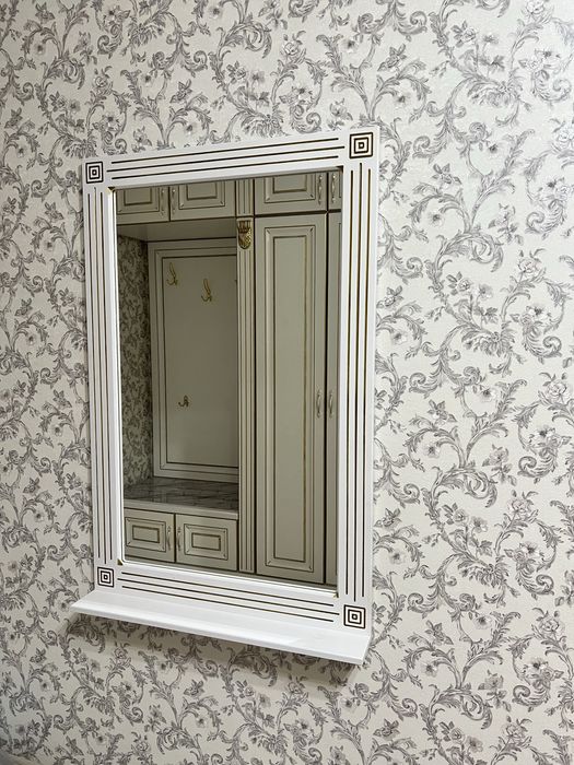 Продам шкаф в прихожую с зеркалом б/у