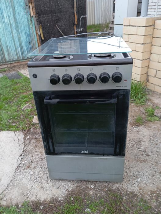 Продам газовую плиту 30 тысяч