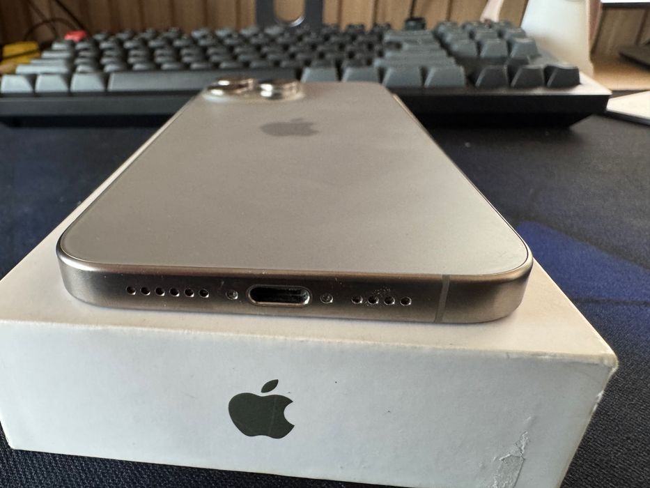 iPhone 15 Pro Max 256 GB Natural Titanium cumparat personal eMAG