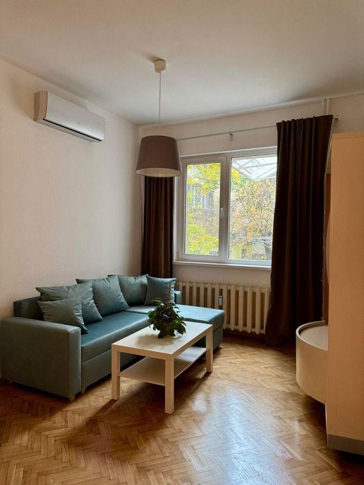 Дава се под наем Тристаен апартамент в София, Лозенец - 90 кв.м за 869 € - Снимка #1