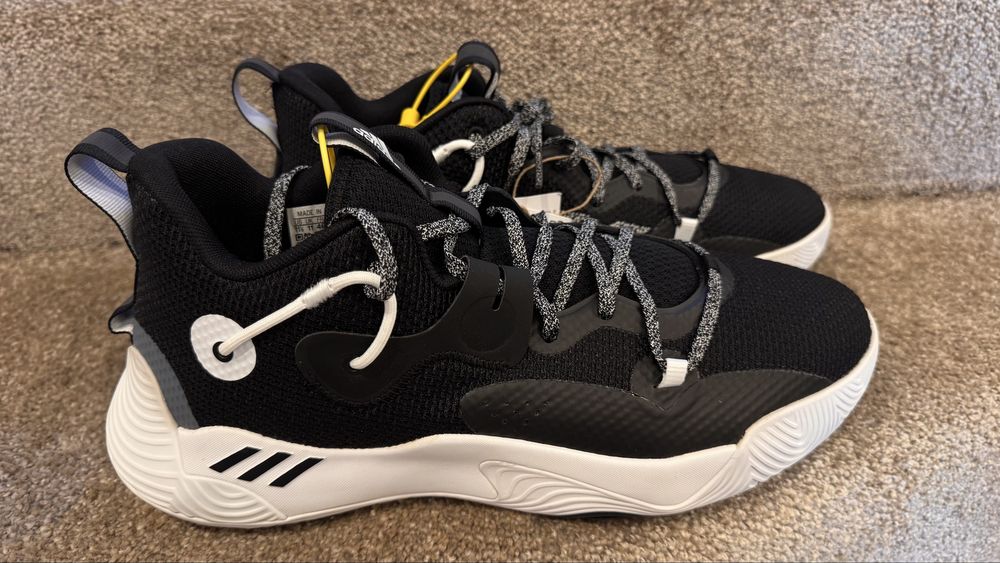 Кроссовки adidas