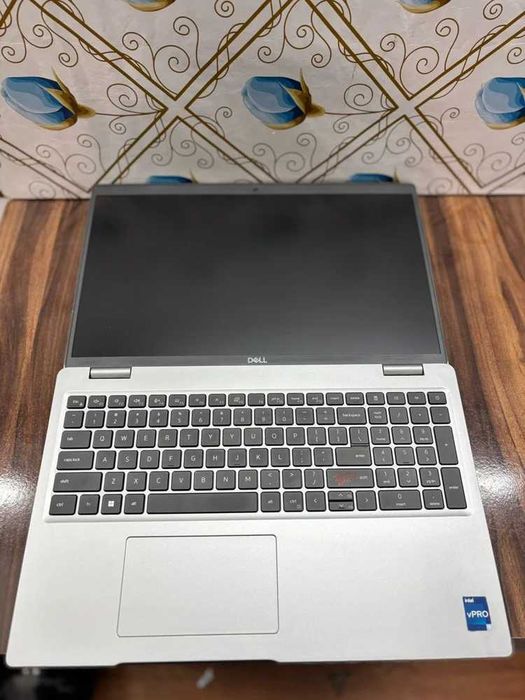 Dell Latitude 5530 - i5 12Gen - 32GB RAM - 256 GB SSD / Docking Dell WD19TB