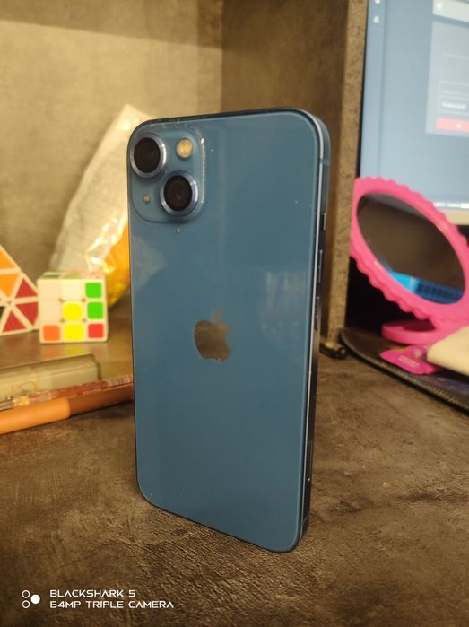 Apple iPhone 13.
