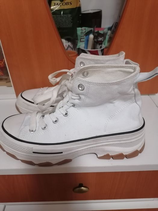 Încălțăminte sport nouă (2 perechi)
