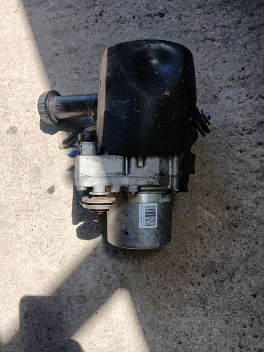 Помпа за сервоуправление Peugeot 407 2010г. 9670302280