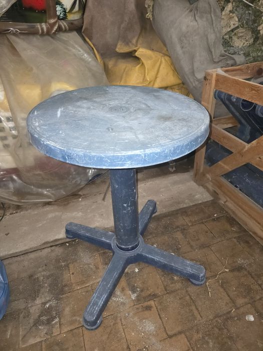 Пластмасови маси със столове