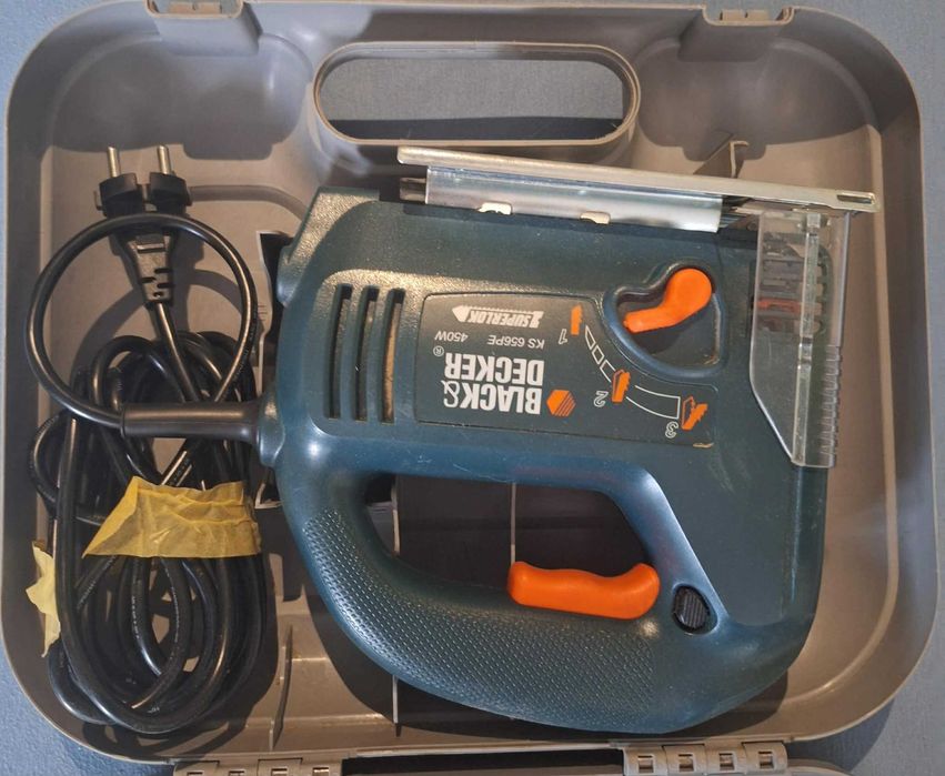 Прободен трион Black & Decker 450W с куфар и ножчета – Като нов!