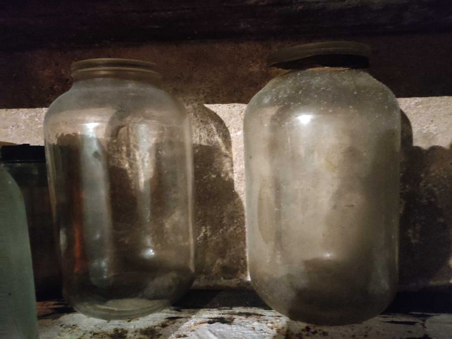 Продам банки двухлитровые