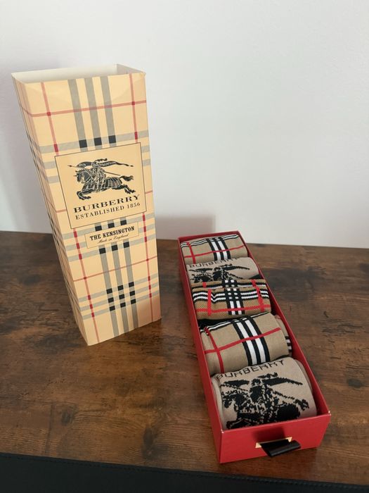Set 5 perechi sosete Burberry lungi calitate deosebita cadoul perfect