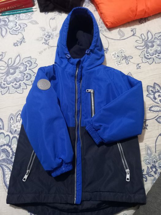 Детские куртки  и платье