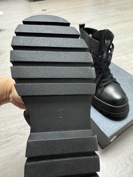 Продам зимние сапоги для девочки