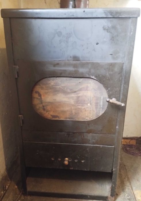 Камина за отопление на дърва