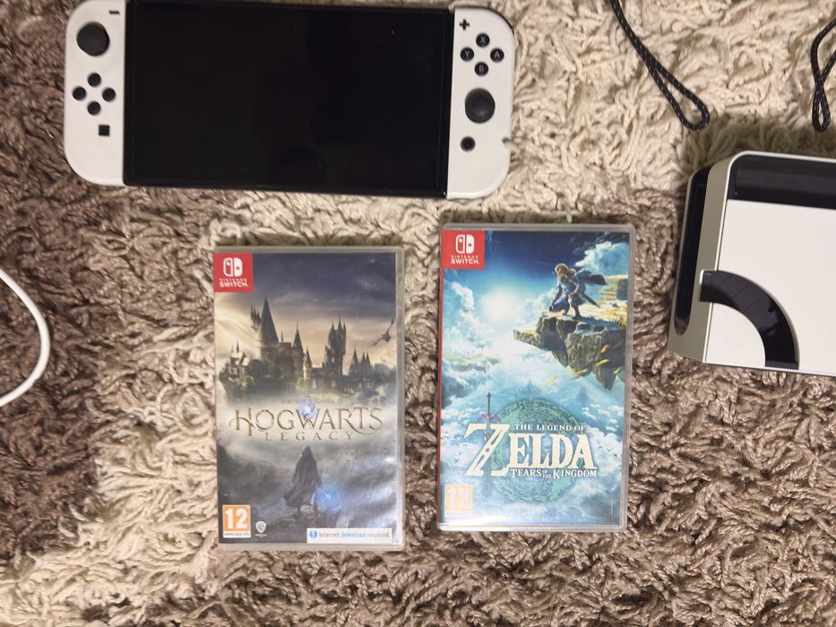 Nintendo Switch OLED – 128GB SD Card + 2 jocuri