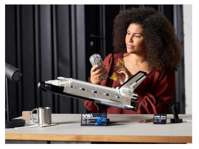 Lego Icons 10283 - NASA Space Shuttle Discovery