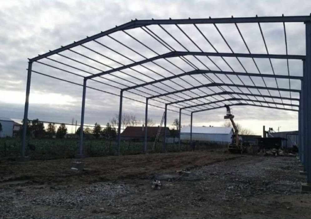 Vând hală metalica