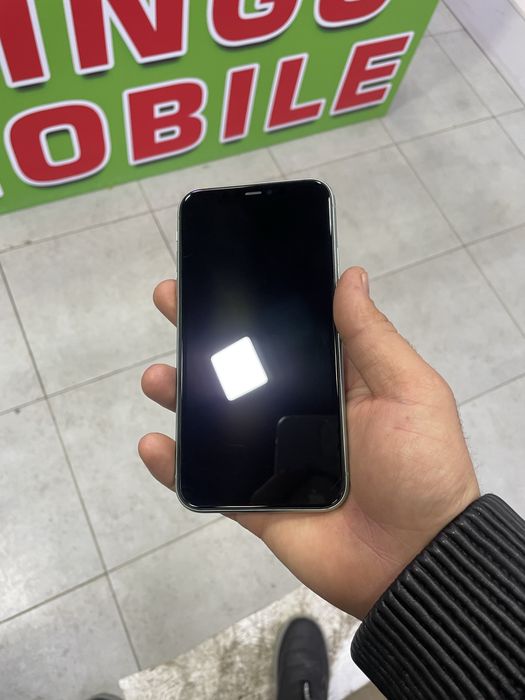 Iphone 11 koʻk rangda