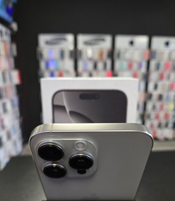 Iphone 16 Pro / Black/Desert/Natural Titanium / DeluxGSM