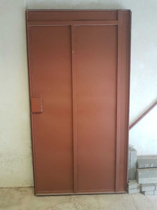 Комплект метални врати