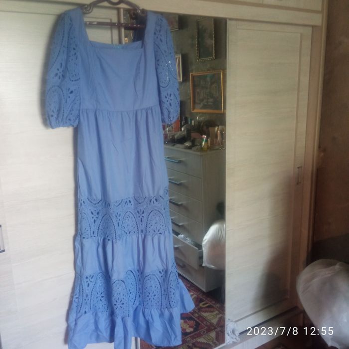 Продаю женское платье.