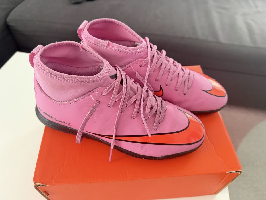 Nike стиножки -35,5номер-22,5см