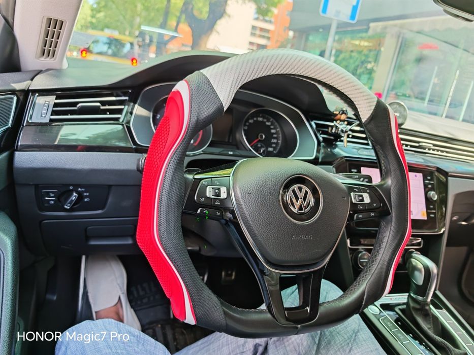 Лимитиран спортен протектор за волан Carbon Style D-Shape , O-shape  УНИВЕРСАЛЕН