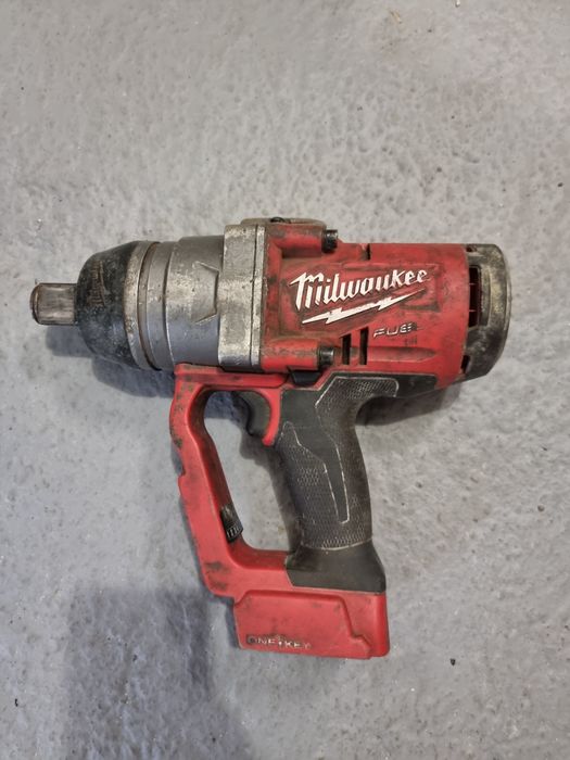 Milwaukee машини