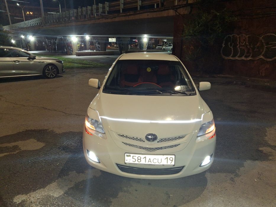 Yaris 2007 года,отличное состояние