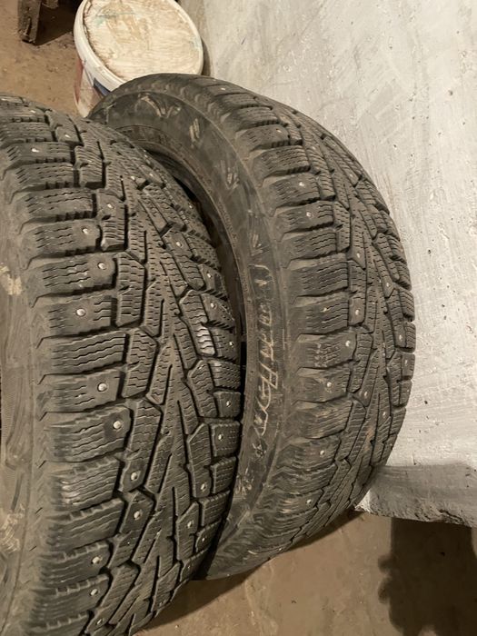 Колесо зимнее шипованное