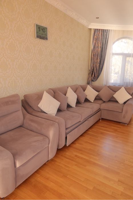 Диван серого цвета