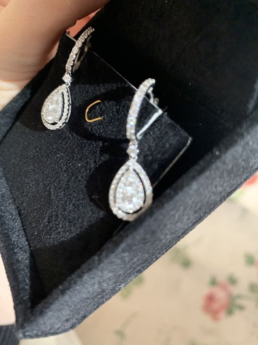 Золотые изделия с камнями