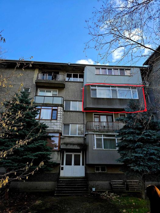 Просторен 4-стаен тухлен апартамент