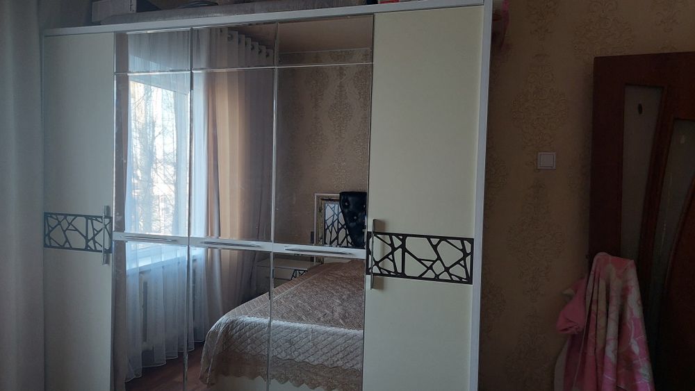 Срочно спальный гарнитура