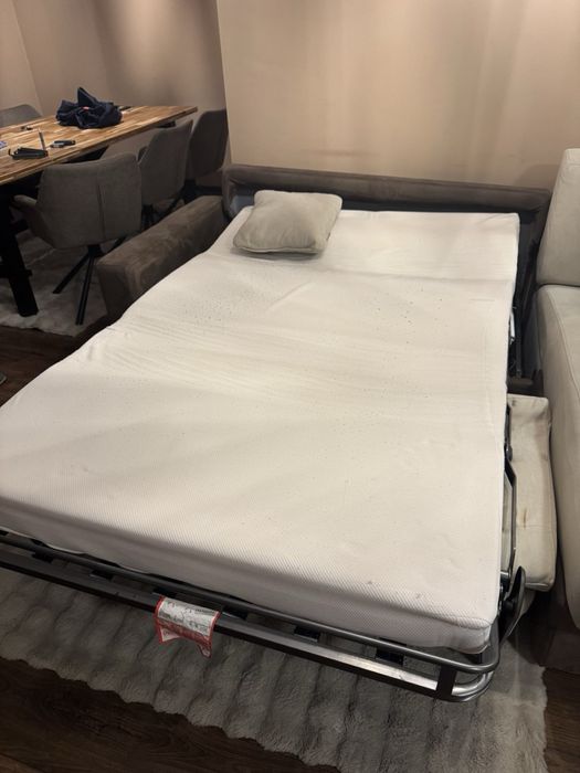 Разтегателен диван