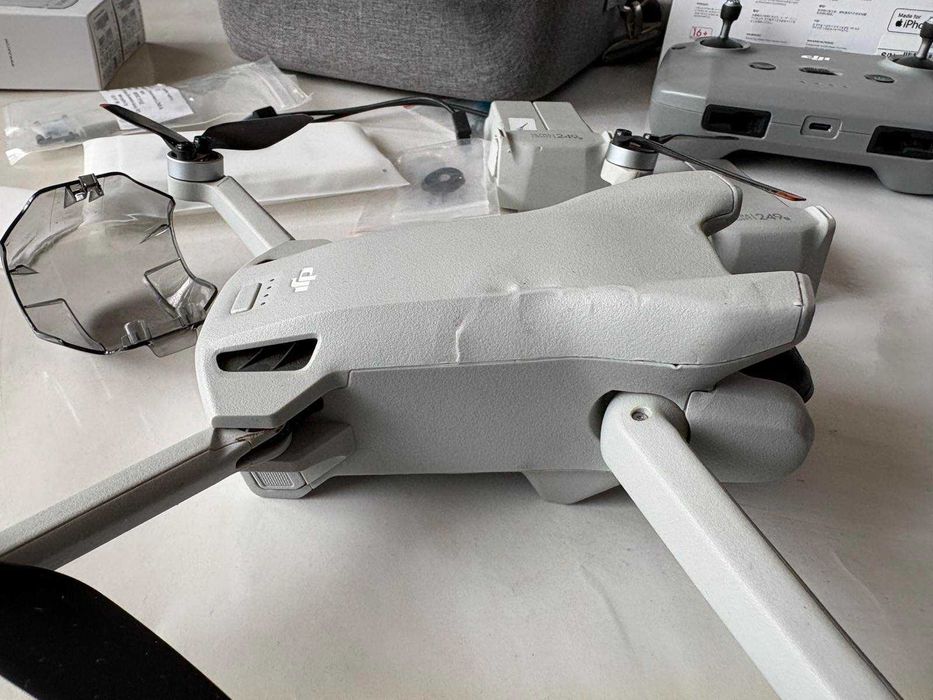 Дрон DJI Mini 3 + 3 батерии + чанта + CPL филтър