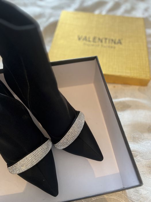 Продам сапожки valentino