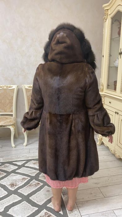 Продам норковую шубу