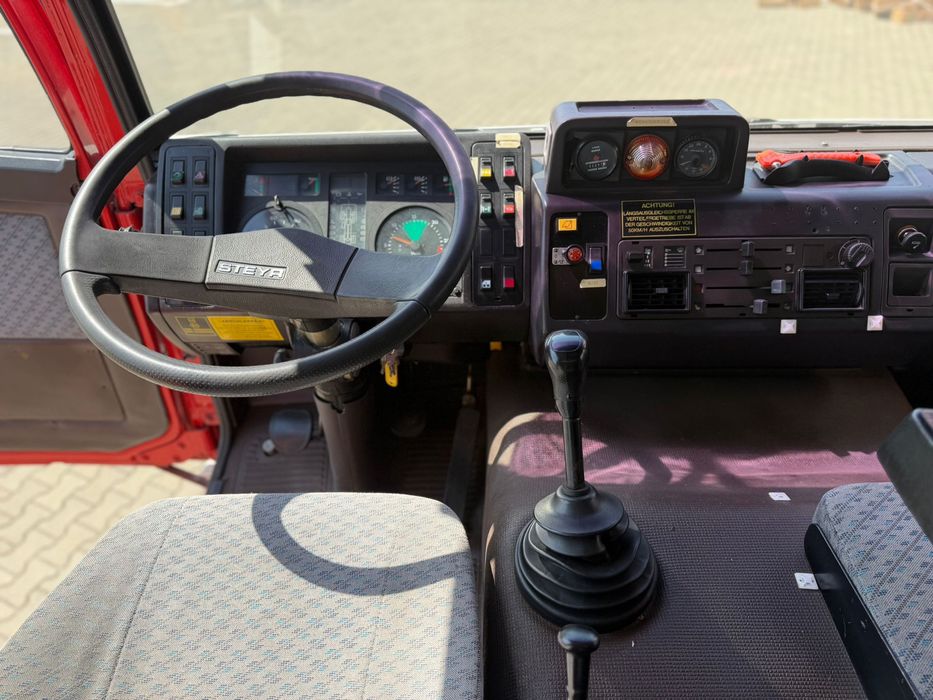 Mașina de pompieri 3000 Litri,  Steyr 4x4, echipată si înmatriculată