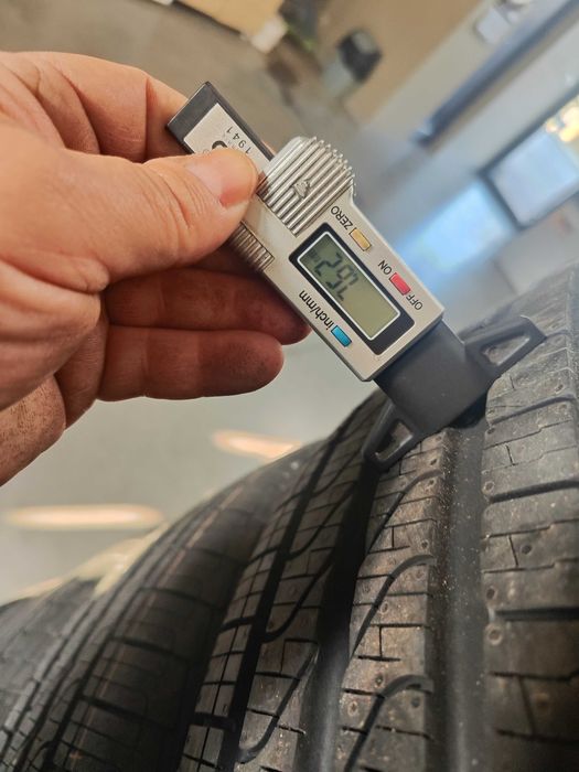 2бр. всесезонни гуми 225/40/19 Pirelli