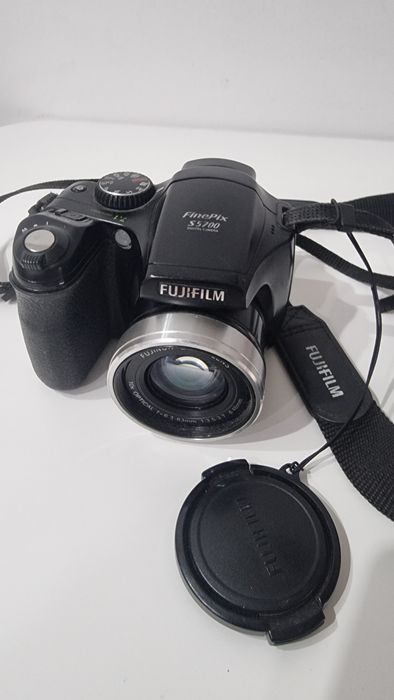 Lot  inc camere foto digitale , decorațiuni interioa